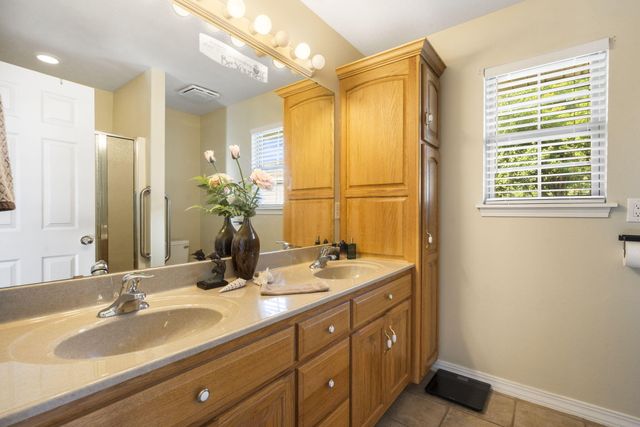886 West Paddington Drive, Nixa, MO 65714
