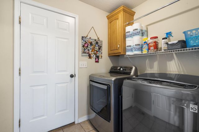 886 West Paddington Drive, Nixa, MO 65714