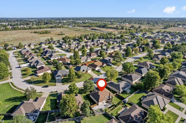 886 West Paddington Drive, Nixa, MO 65714