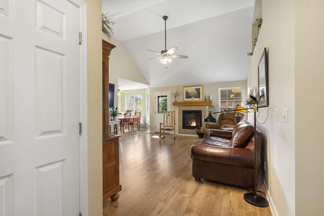 886 West Paddington Drive, Nixa, MO 65714