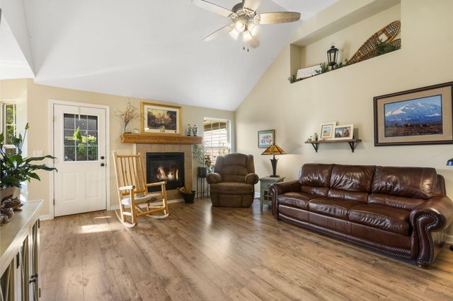 886 West Paddington Drive, Nixa, MO 65714