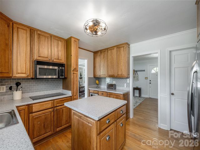 525 Carson Drive, Hendersonville, NC 28791