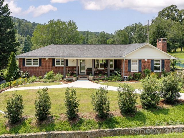 525 Carson Drive, Hendersonville, NC 28791