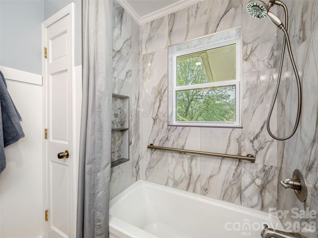 525 Carson Drive, Hendersonville, NC 28791