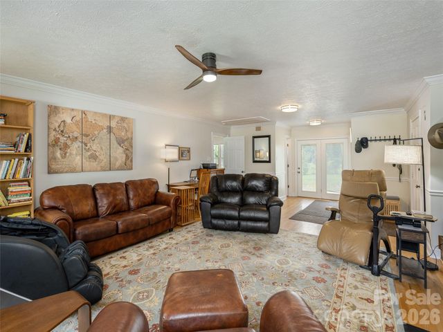 525 Carson Drive, Hendersonville, NC 28791