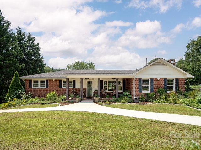 525 Carson Drive, Hendersonville, NC 28791