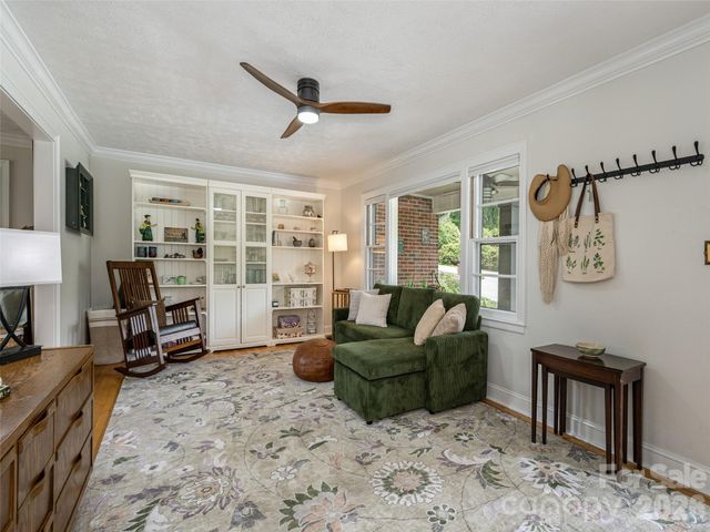 525 Carson Drive, Hendersonville, NC 28791