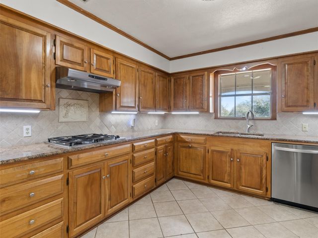 3805 N US HWY 271, Gilmer, TX 75644