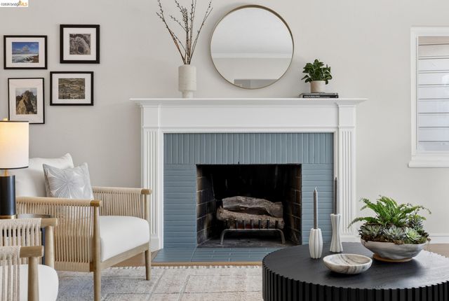 4434 Davenport Ave, Oakland, CA 94619