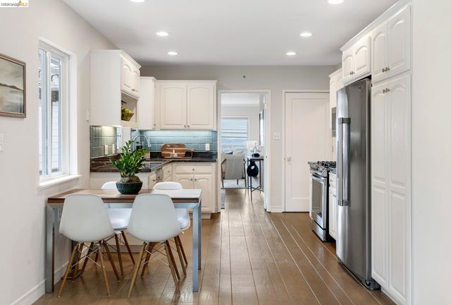 4434 Davenport Ave, Oakland, CA 94619