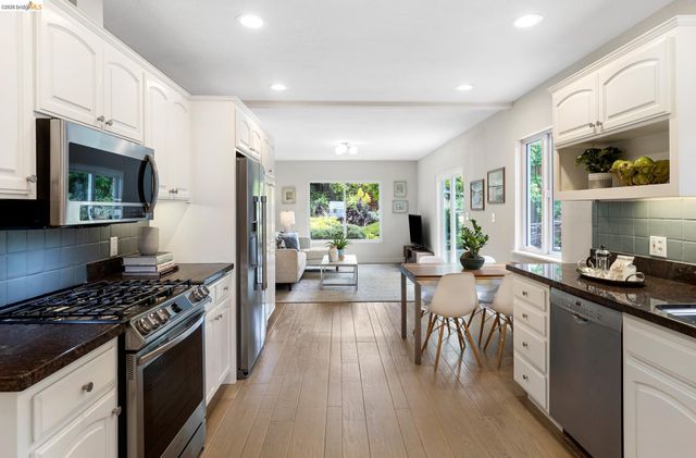 4434 Davenport Ave, Oakland, CA 94619