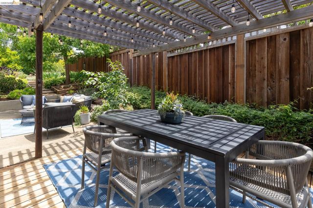4434 Davenport Ave, Oakland, CA 94619