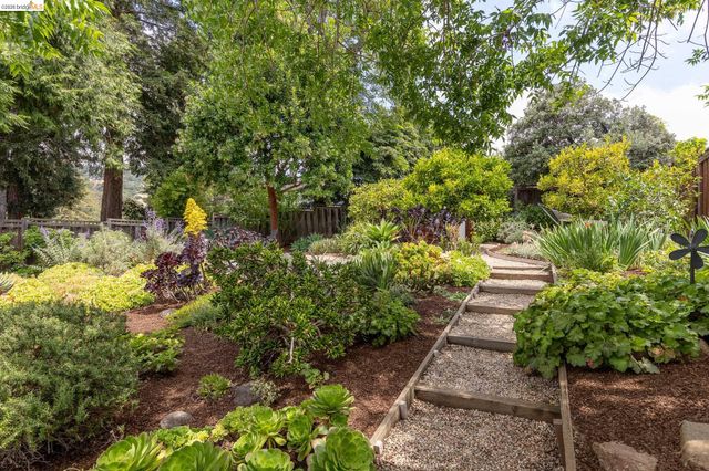 4434 Davenport Ave, Oakland, CA 94619