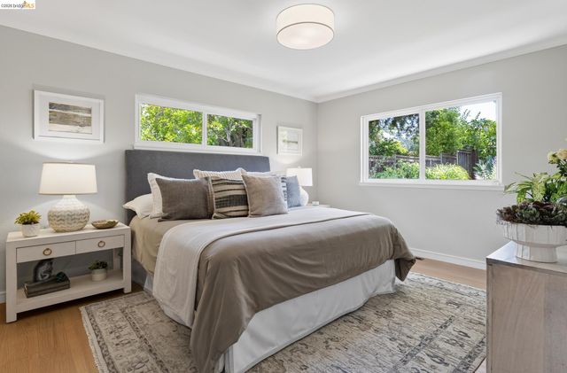 4434 Davenport Ave, Oakland, CA 94619