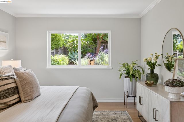 4434 Davenport Ave, Oakland, CA 94619