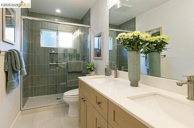 4434 Davenport Ave, Oakland, CA 94619