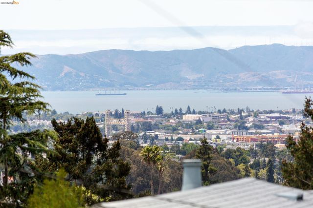 4434 Davenport Ave, Oakland, CA 94619