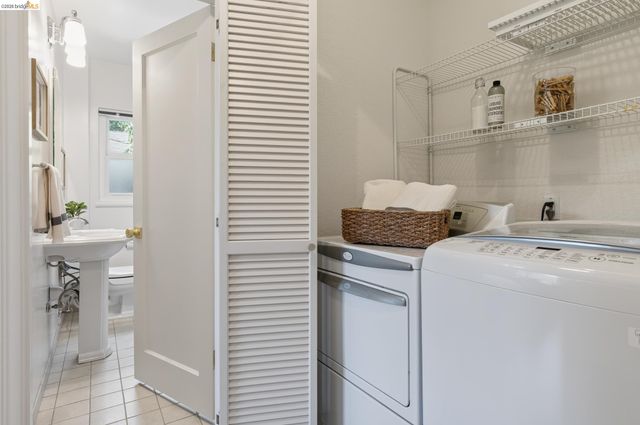4434 Davenport Ave, Oakland, CA 94619