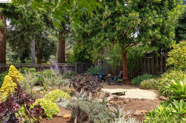 4434 Davenport Ave, Oakland, CA 94619