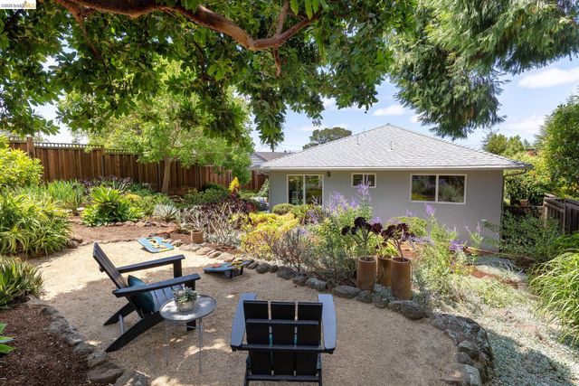 4434 Davenport Ave, Oakland, CA 94619
