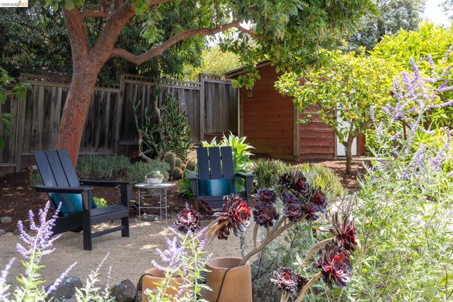 4434 Davenport Ave, Oakland, CA 94619