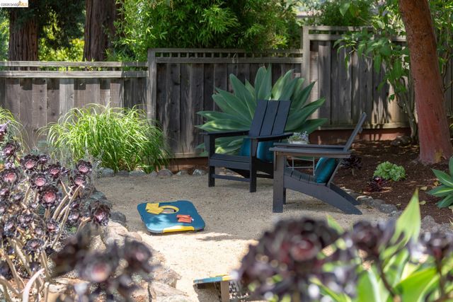 4434 Davenport Ave, Oakland, CA 94619