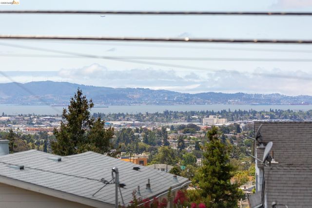 4434 Davenport Ave, Oakland, CA 94619