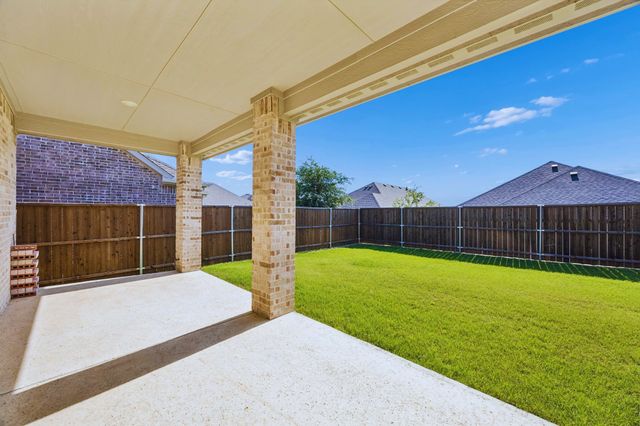 228 Glenwood Drive, Little Elm, TX 75068