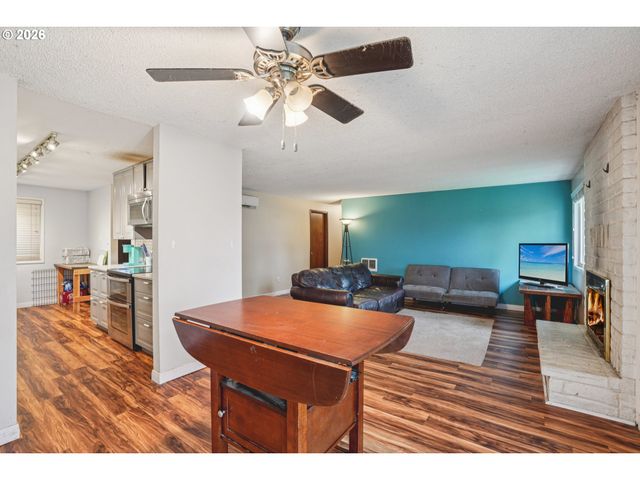 1759 Ne 24TH Ave, Hillsboro, OR 97124