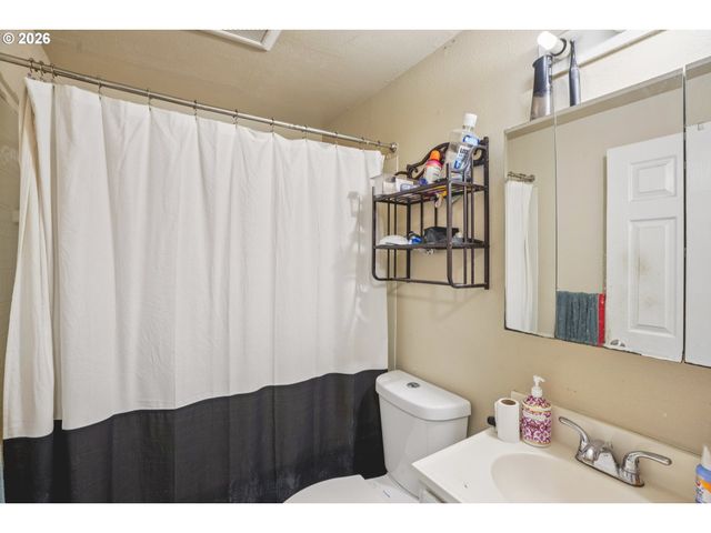 1759 Ne 24TH Ave, Hillsboro, OR 97124