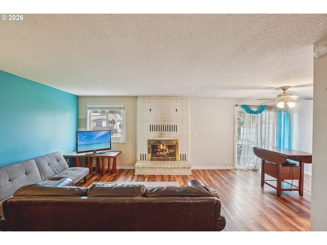 1759 Ne 24TH Ave, Hillsboro, OR 97124