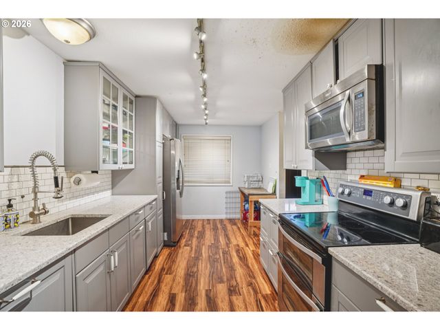 1759 Ne 24TH Ave, Hillsboro, OR 97124