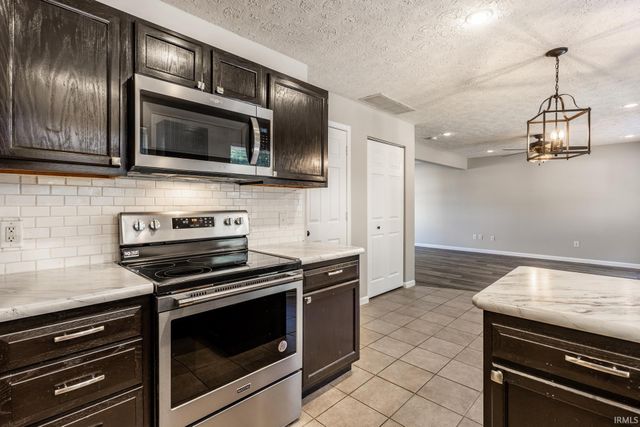 866 E Meadowlands Drive, Ellettsville, IN 47429