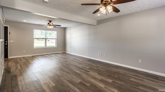 866 E Meadowlands Drive, Ellettsville, IN 47429