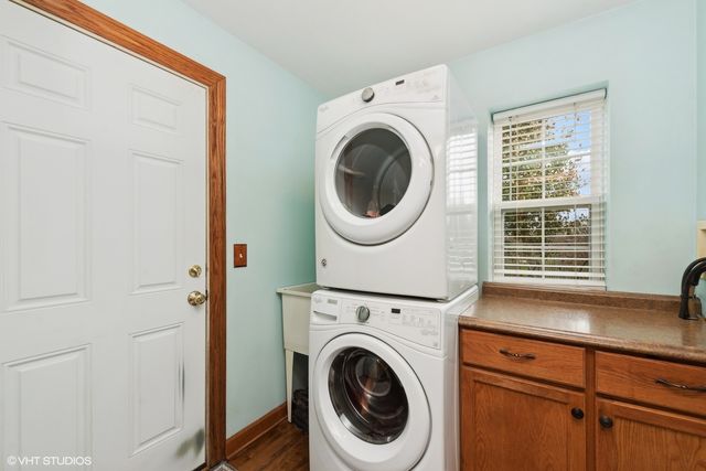 11061 Bayou Court, Huntley, IL 60142