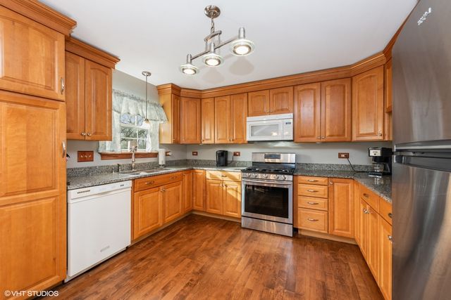 11061 Bayou Court, Huntley, IL 60142