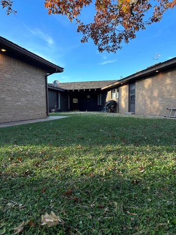 711 Gibner Drive, Spearman, TX 79081