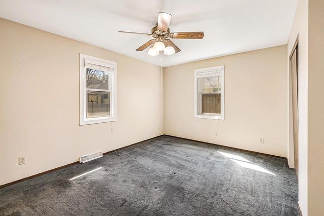 9617 Grayce DRIVE, Sturtevant, WI 53177