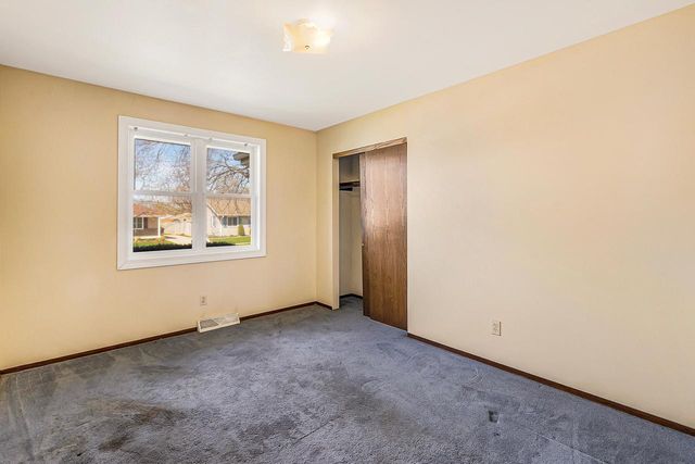 9617 Grayce DRIVE, Sturtevant, WI 53177