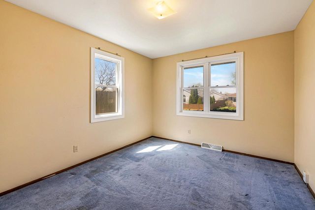 9617 Grayce DRIVE, Sturtevant, WI 53177