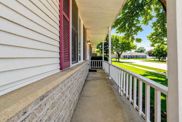 9617 Grayce DRIVE, Sturtevant, WI 53177