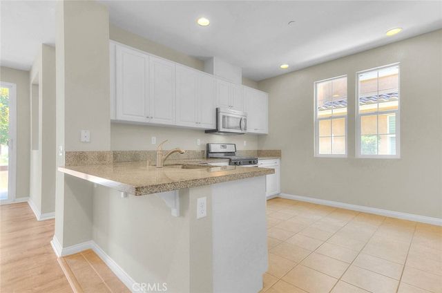 6130 Snapdragon, Eastvale, CA 92880