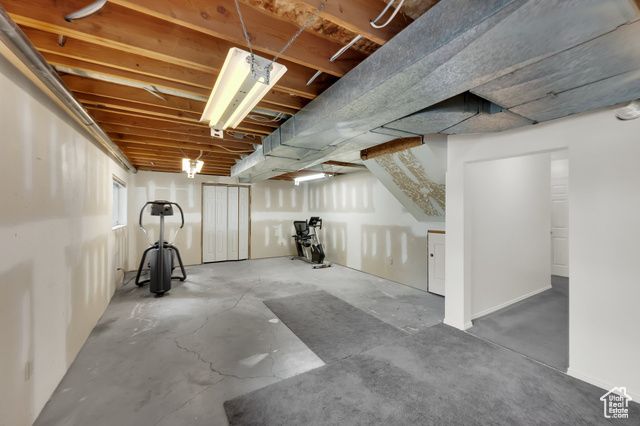 1604 W ROENEWOOD CIR, Taylorsville, UT 84123