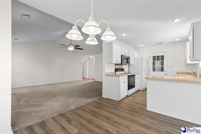 3821 Ashwood Ln, Florence, SC 29501