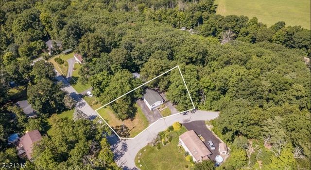 26 Cedar Tree Trl, Wantage Twp., NJ 07461