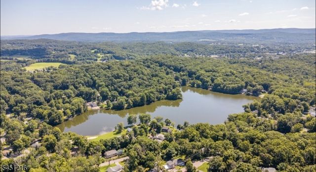26 Cedar Tree Trl, Wantage Twp., NJ 07461