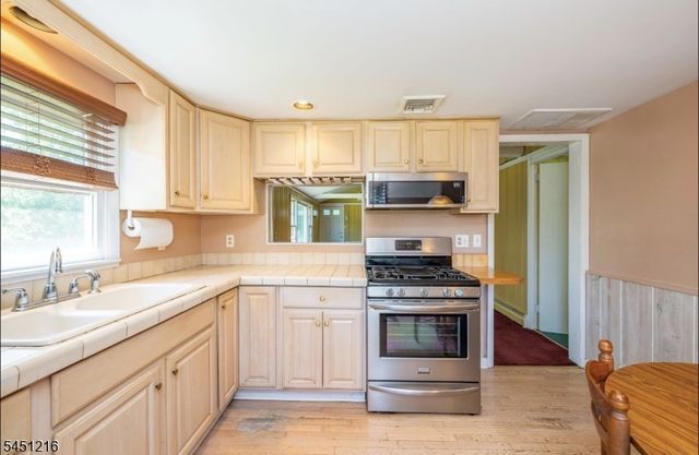 26 Cedar Tree Trl, Wantage Twp., NJ 07461