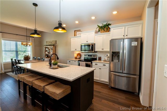 2073 Prestwick Place, Henryville, IN 47126