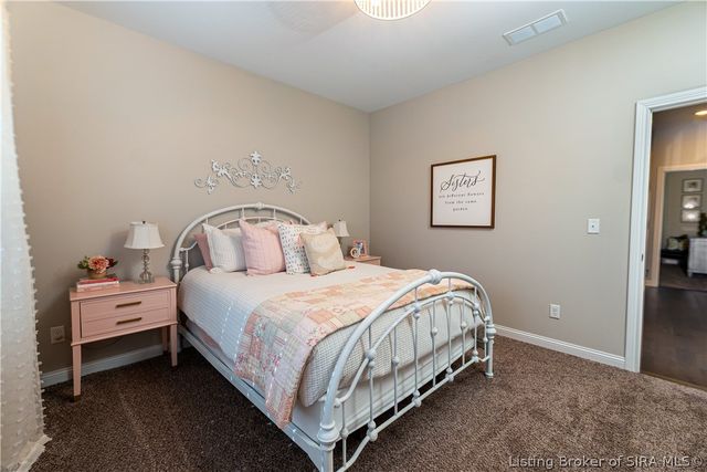 2073 Prestwick Place, Henryville, IN 47126