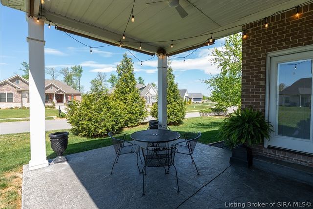 2073 Prestwick Place, Henryville, IN 47126